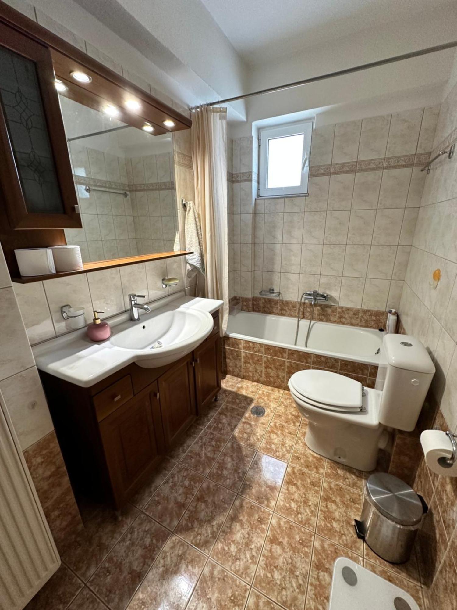 Mandalena Luxury Larissa